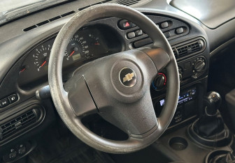 Подержанный автомобиль Chevrolet Niva 2015 года (12 фото)