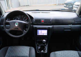 Подержанный автомобиль Skoda Octavia Liftback 2008 года (9 фото)