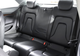 Подержанный автомобиль Audi A5 Coupe 2013 года (12 фото)