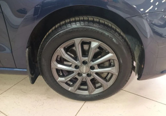 Подержанный автомобиль Volkswagen Polo Sedan 2016 года (19 фото)
