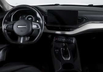 Подержанный автомобиль Haval F7 2023 года (12 фото)