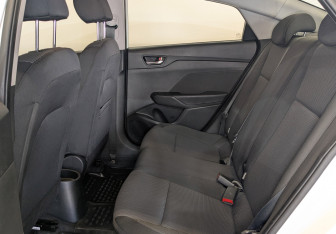 Подержанный автомобиль Hyundai Solaris Sedan 2018 года (12 фото)