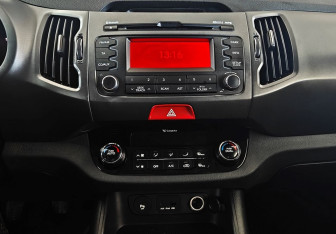 Подержанный автомобиль Kia Sportage 2011 года (15 фото)