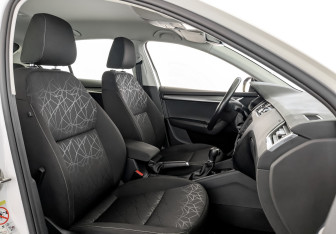 Подержанный автомобиль Skoda Octavia Liftback 2019 года (23 фото)