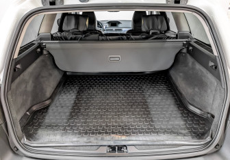 Подержанный автомобиль Volvo XC70 2014 года (10 фото)