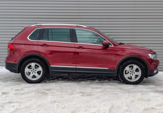 Подержанный автомобиль Volkswagen Tiguan 2017 года (4 фото)