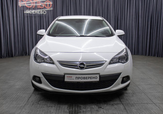 Подержанный автомобиль Opel Astra Hatchback 2013 года (2 фото)