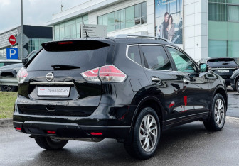 Подержанный автомобиль Nissan X-Trail 2015 года (5 фото)