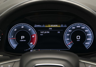 Подержанный автомобиль Audi Q7 2021 года (11 фото)