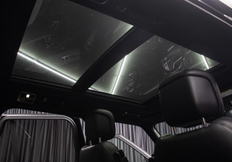 Подержанный автомобиль Land Rover Range Rover 2018 года (21 фото)