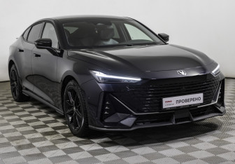 Подержанный автомобиль Changan UNI-V 2023 года (3 фото)