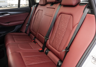 Подержанный автомобиль BMW X3 2022 года (16 фото)