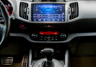 Подержанный автомобиль Kia Sportage 2011 года (15 фото)