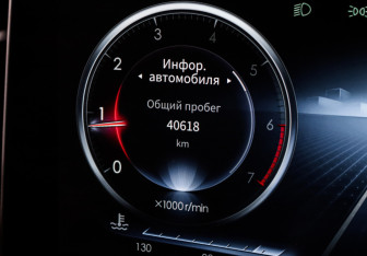 Подержанный автомобиль Hongqi H9 2023 года (11 фото)