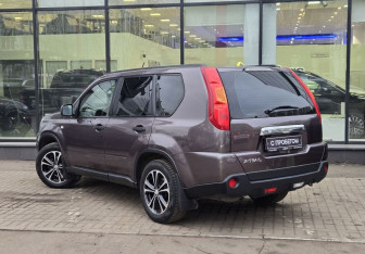 Подержанный автомобиль Nissan X-Trail 2008 года (6 фото)
