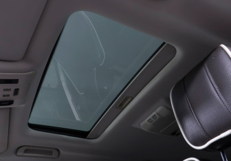 Подержанный автомобиль Land Rover Range Rover 2012 года (26 фото)