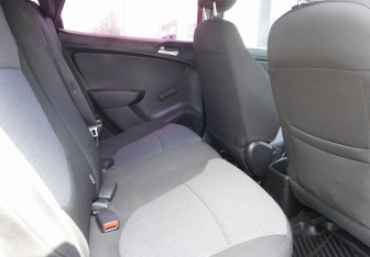 Подержанный автомобиль Hyundai Solaris Hatchback 2013 года (10 фото)