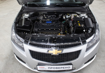Подержанный автомобиль Chevrolet Cruze Sedan 2011 года (9 фото)