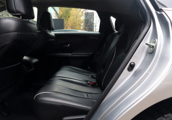 Подержанный автомобиль Toyota Venza 2014 года (10 фото)