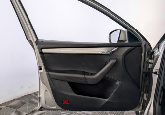 Подержанный автомобиль Skoda Octavia Liftback 2019 года (19 фото)