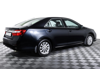 Подержанный автомобиль Toyota Camry Sedan 2012 года (5 фото)
