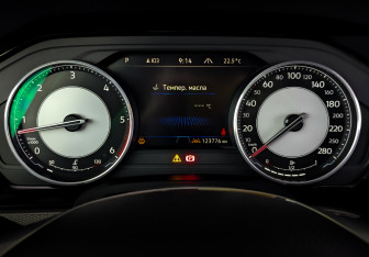 Подержанный автомобиль Volkswagen Touareg 2019 года (13 фото)