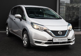 Подержанный автомобиль Nissan Note 2016 года (3 фото)