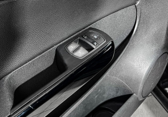 Подержанный автомобиль Opel Corsa 2008 года (23 фото)