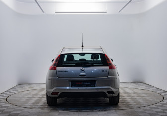 Подержанный автомобиль Citroen C4 Hatchback 2008 года (6 фото)