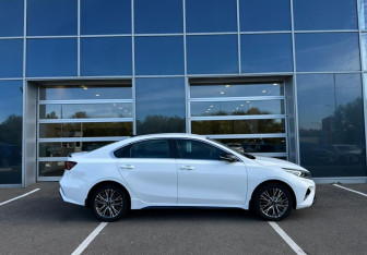 Новый Kia Cerato Sedan 2022 (7 фото)