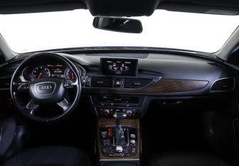 Подержанный автомобиль Audi A6 Sedan 2012 года (17 фото)