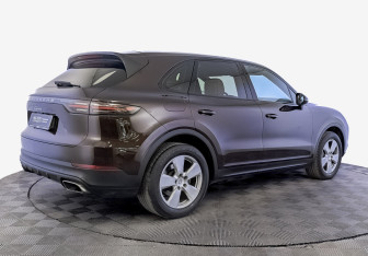 Подержанный автомобиль Porsche Cayenne 2019 года (5 фото)