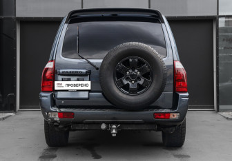 Подержанный автомобиль Mitsubishi Pajero 2005 года (5 фото)