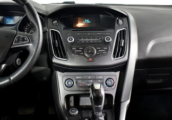 Подержанный автомобиль Ford Focus Hatchback 2017 года (11 фото)