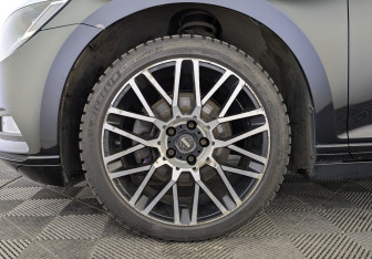 Подержанный автомобиль Volkswagen Passat Sedan 2019 года (11 фото)