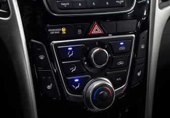 Подержанный автомобиль Hyundai i30 Hatchback 2015 года (18 фото)