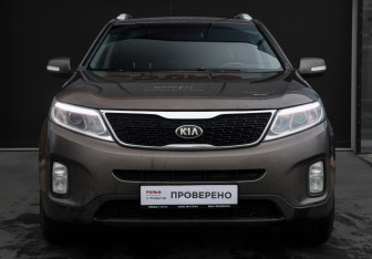 Подержанный автомобиль Kia Sorento 2014 года (2 фото)