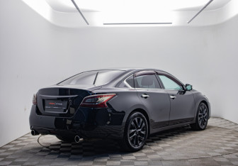 Подержанный автомобиль Nissan Teana 2014 года (5 фото)