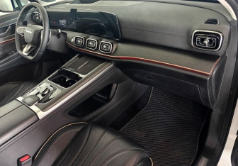 Подержанный автомобиль Jaecoo J8 2024 года (10 фото)