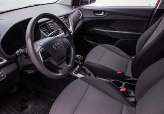 Подержанный автомобиль Hyundai Solaris Sedan 2018 года (10 фото)