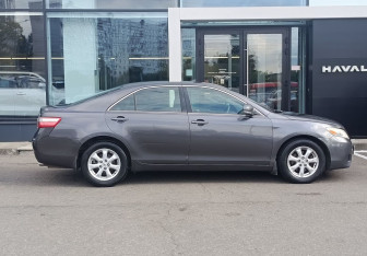 Подержанный автомобиль Toyota Camry Sedan 2011 года (4 фото)