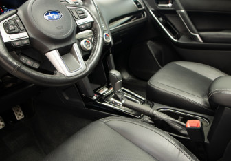 Подержанный автомобиль Subaru Forester Suv 2017 года (7 фото)