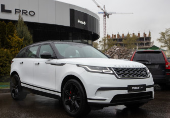 Подержанный автомобиль Land Rover Range Rover Velar 2020 года (2 фото)