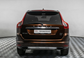 Подержанный автомобиль Volvo XC60 2013 года (6 фото)