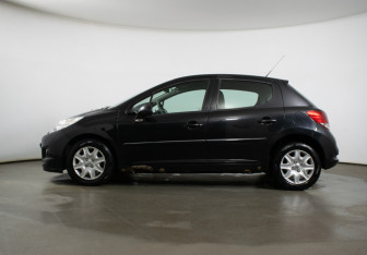 Подержанный автомобиль Peugeot 207 Hatchback 2010 года (8 фото)