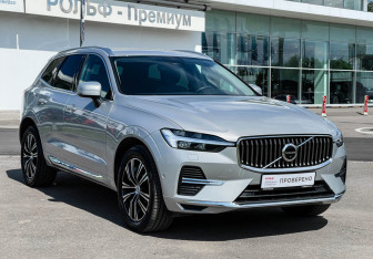 Подержанный автомобиль Volvo XC60 2021 года (3 фото)