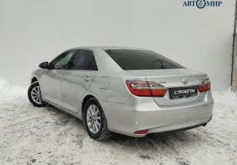 Подержанный автомобиль Toyota Camry Sedan 2014 года (6 фото)