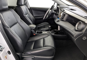 Подержанный автомобиль Toyota RAV4 2019 года (23 фото)