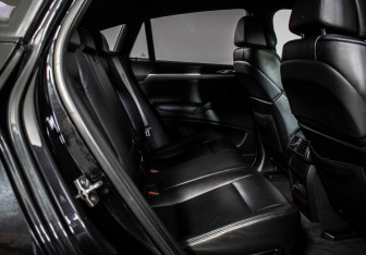 Подержанный автомобиль BMW X6 M 2011 года (9 фото)