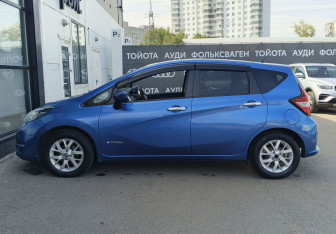 Подержанный автомобиль Nissan Note 2018 года (8 фото)